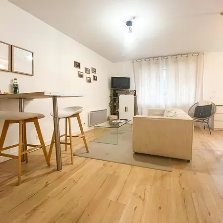 Apartment Coeur De Confort Avec Parking - 2 Personnes Angers